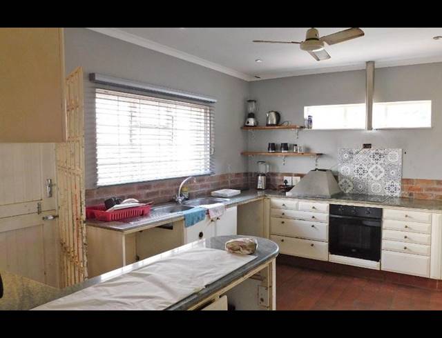 4 BEDROOM HOUSE FOR SALE IN WESTRIDGE